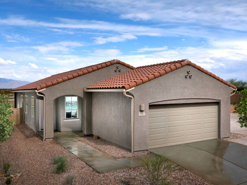 The 1600 floorplan modeled at La Estancia.