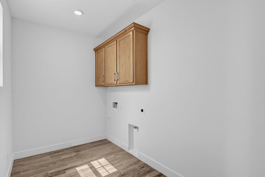 Spacious, unfurnished interior of a new home in Verdin, Phoenix (Image 28).