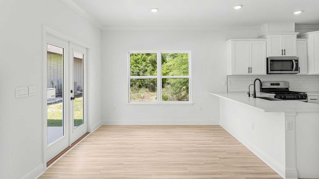 Spacious, unfurnished interior of a new home in Sanctuary Beach, Panama City Beach (Image 21).