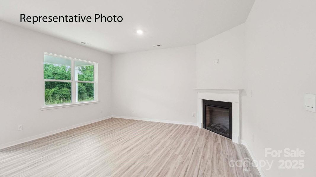 Spacious, unfurnished interior of a new home in Clark Creek Landing, Lincolnton (Image 15).