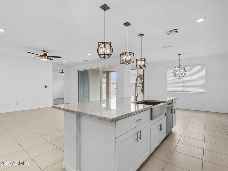 16-web-or-mls-Bee-16 16-web-or-mls-Bee-16