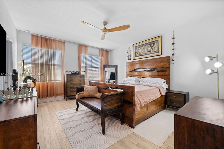 Furnished interior view inside a new home in , Pembroke Pines (Image 18).