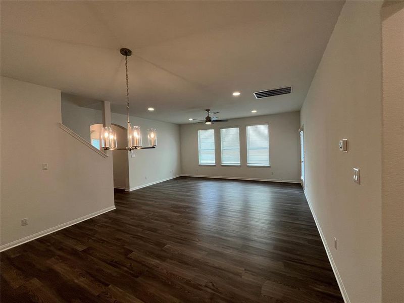 Spacious, unfurnished interior of a new home in Wellspring, Round Rock (Image 18).
