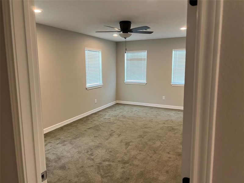 Image 11 of a home in Raburn Reserve 50s.