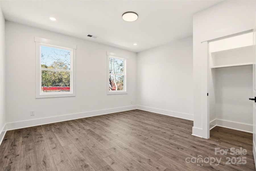 Spacious, unfurnished interior of a new home in , Monroe (Image 36).