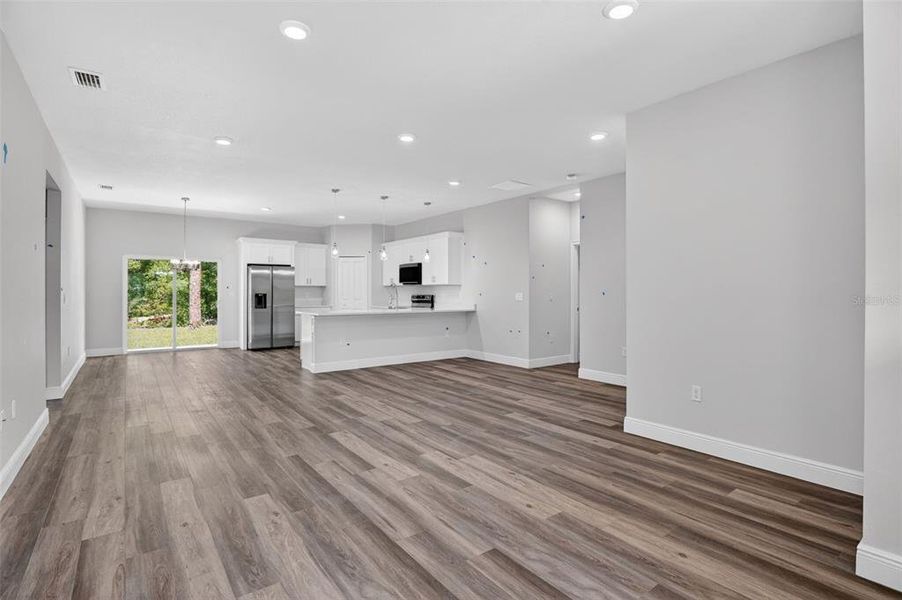 Spacious, unfurnished interior of a new home in , Citrus Springs (Image 15).