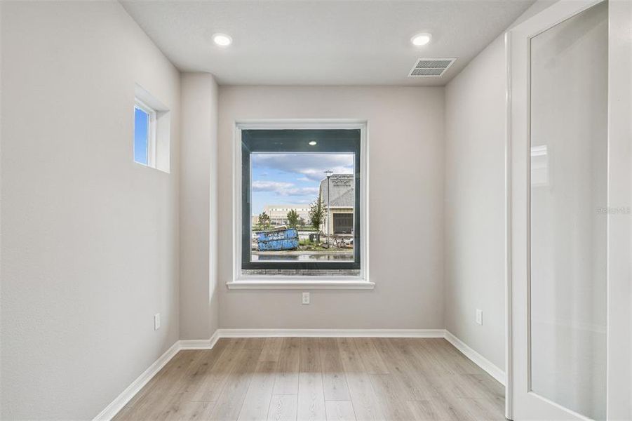 Spacious, unfurnished interior of a new home in Weslyn Park in Sunbridge 34', St. Cloud (Image 46).