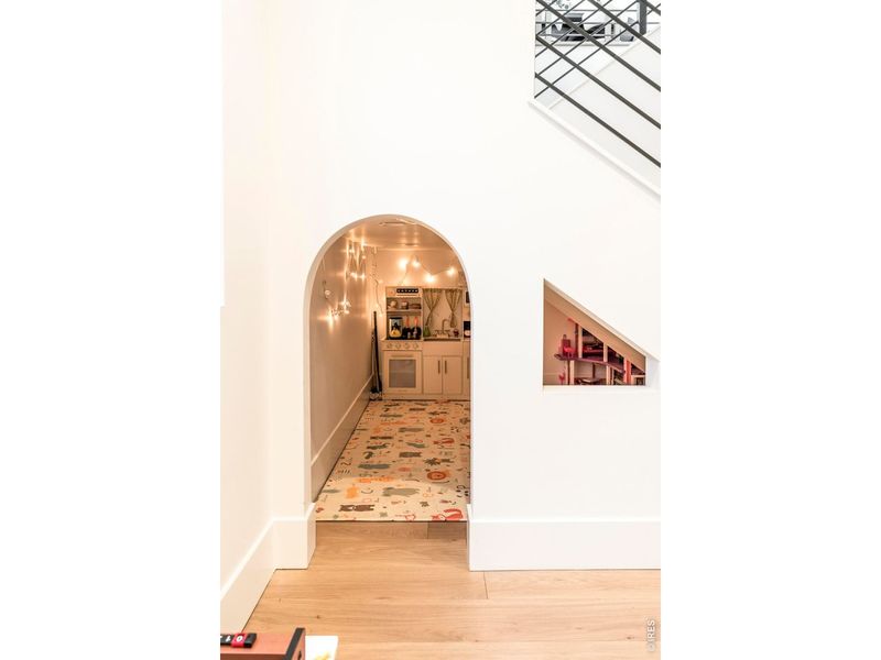 Spacious, unfurnished interior of a new home in , Louisville (Image 22).