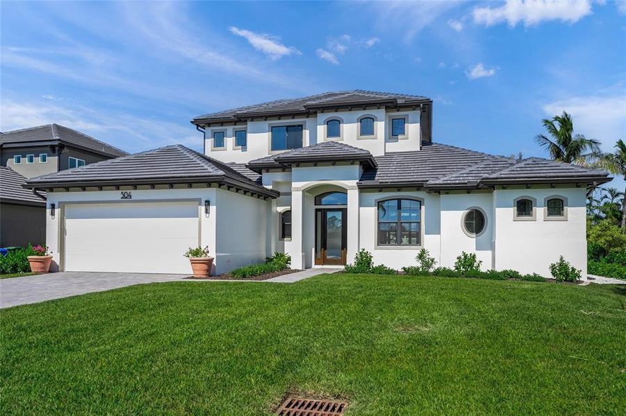 Exterior details and patio area of a home in , Venice (Image 24).