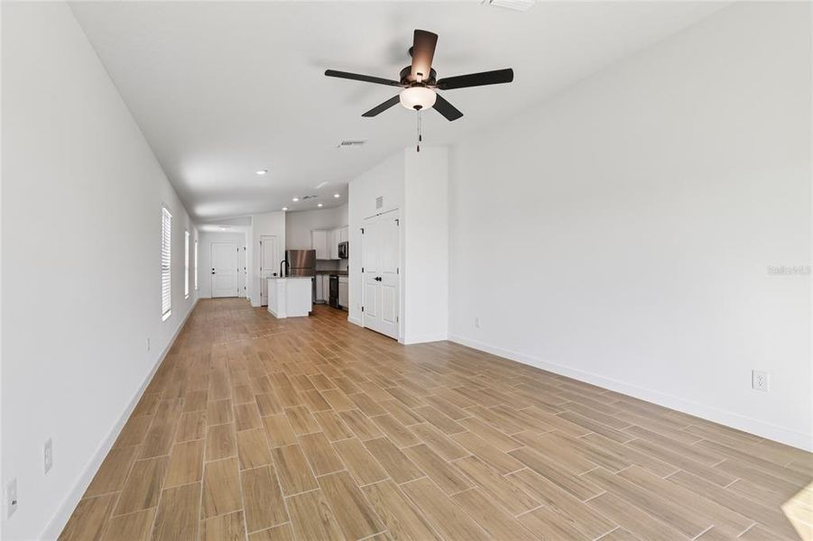 Spacious, unfurnished interior of a new home in Trilby Crossing, Brooksville (Image 6).