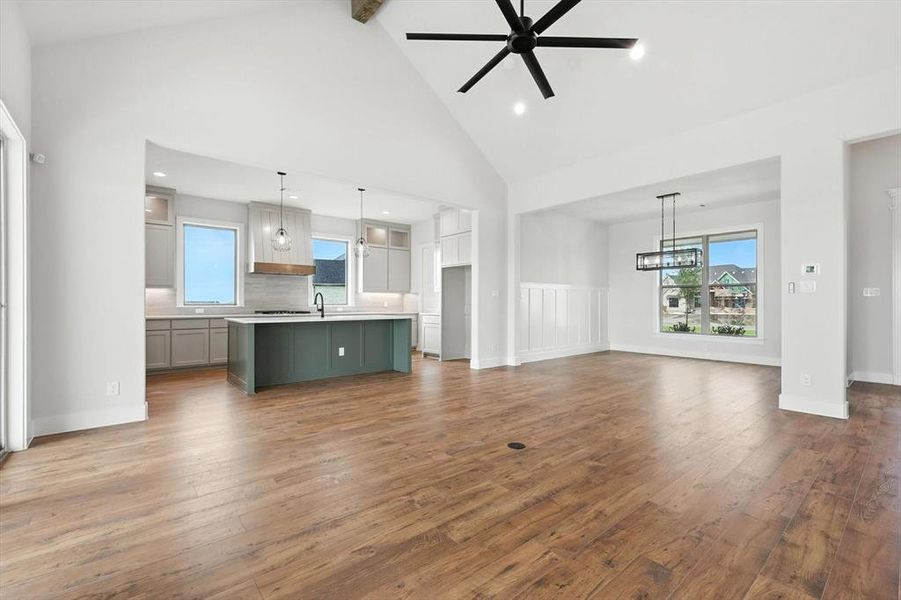 Spacious, unfurnished interior of a new home in , Venus (Image 22). Spacious, unfurnished interior of a new home in , Venus (Image 22).