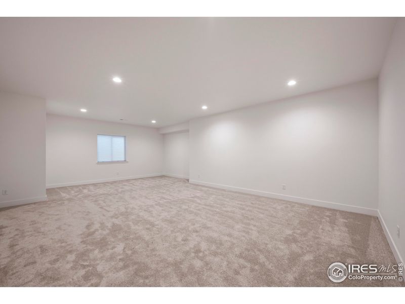 Spacious, unfurnished interior of a new home in , Windsor (Image 15).