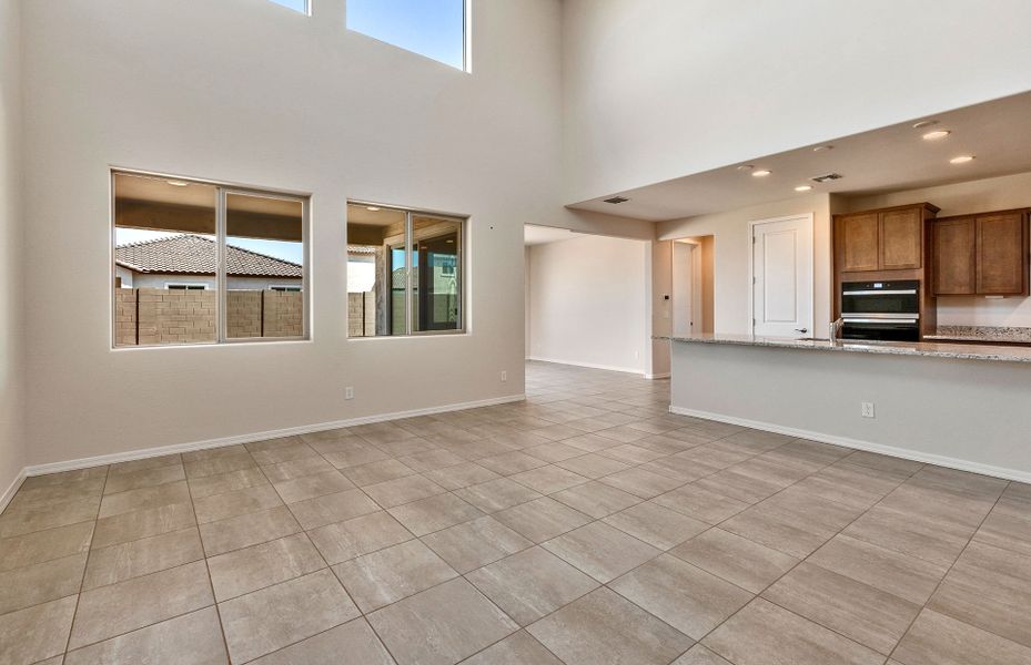 Spacious, unfurnished interior of a new home in El Rancho Santa Rosa, Maricopa (Image 27).