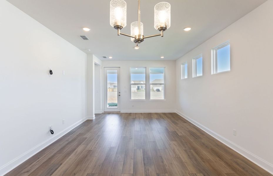 Spacious, unfurnished interior of a new home in Del Webb Southern Harmony, Murfreesboro (Image 29).