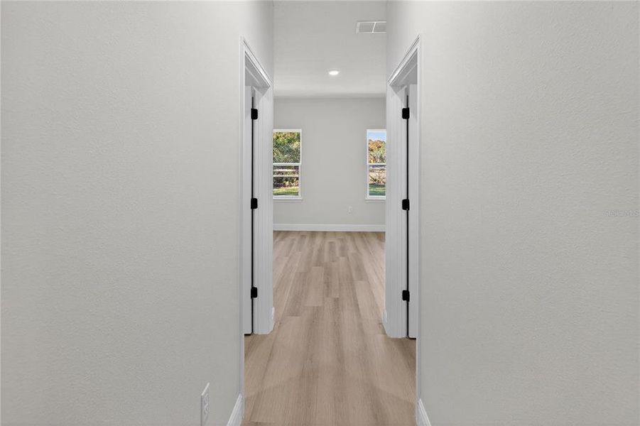 Spacious, unfurnished interior of a new home in , Dunnellon (Image 21).