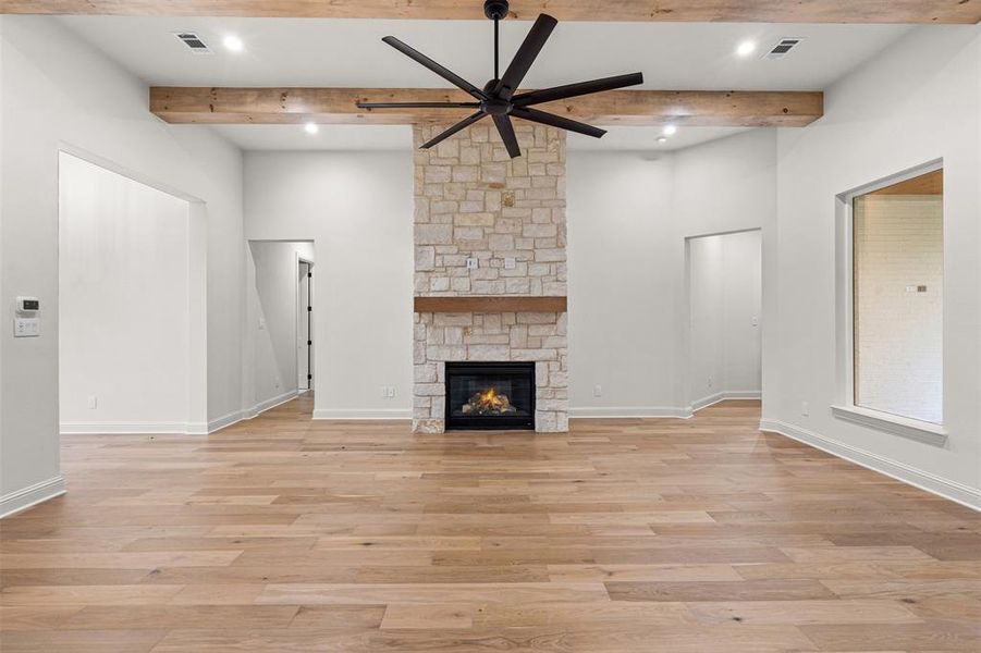 Spacious, unfurnished interior of a new home in Pecan Plantation, Granbury (Image 29). Spacious, unfurnished interior of a new home in Pecan Plantation, Granbury (Image 29).