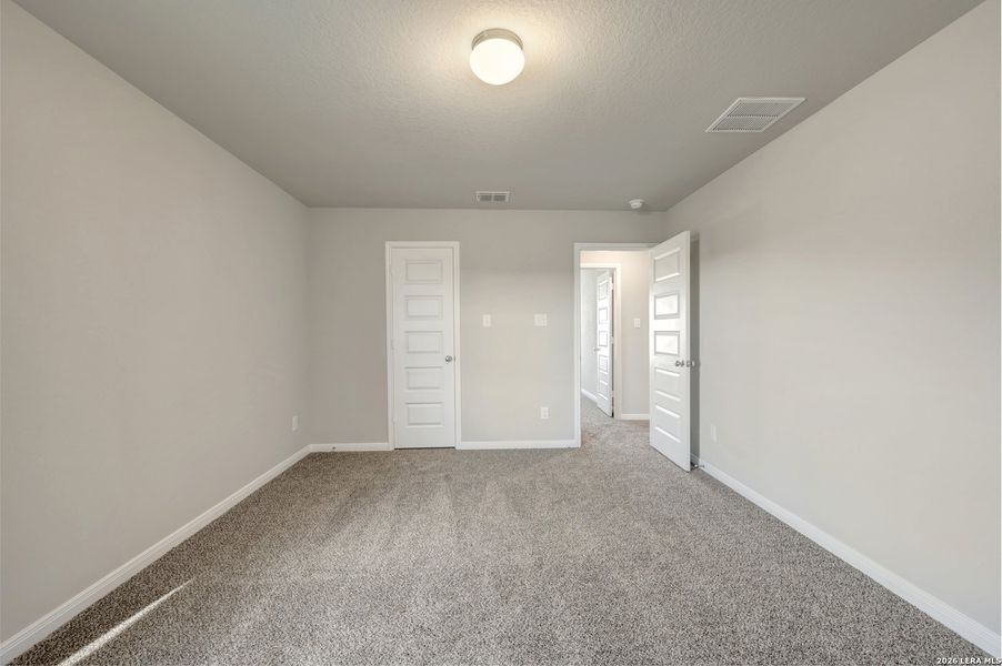 Spacious, unfurnished interior of a new home in Paloma Park, Converse (Image 47).