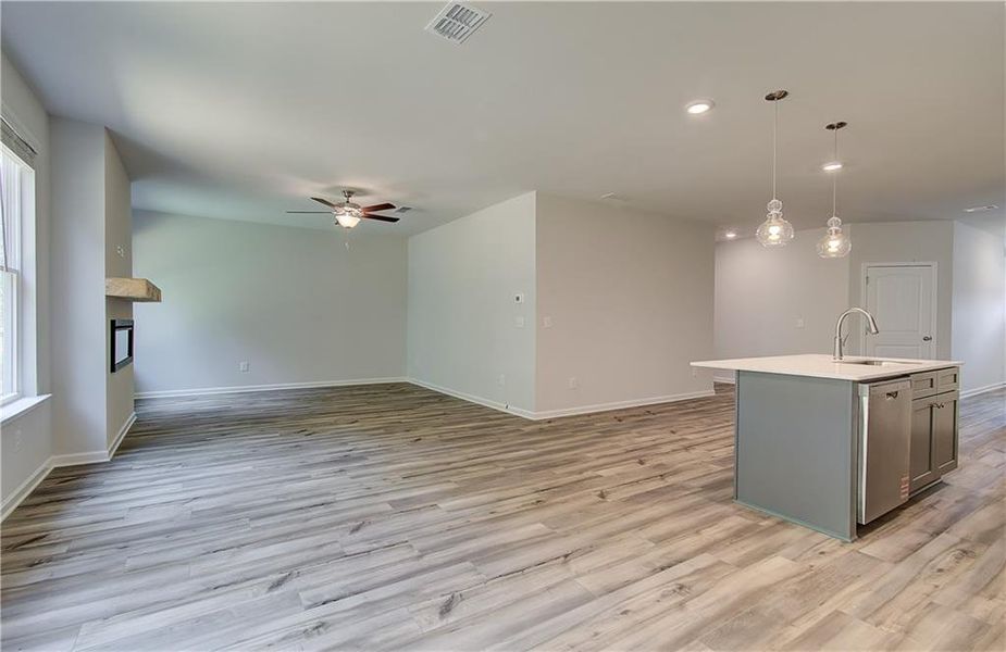 Spacious, unfurnished interior of a new home in Enclave at Evergreen, Fairburn (Image 10).