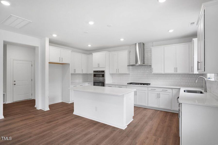 silverstone-wayland-lot-357-kitchen silverstone-wayland-lot-357-kitchen