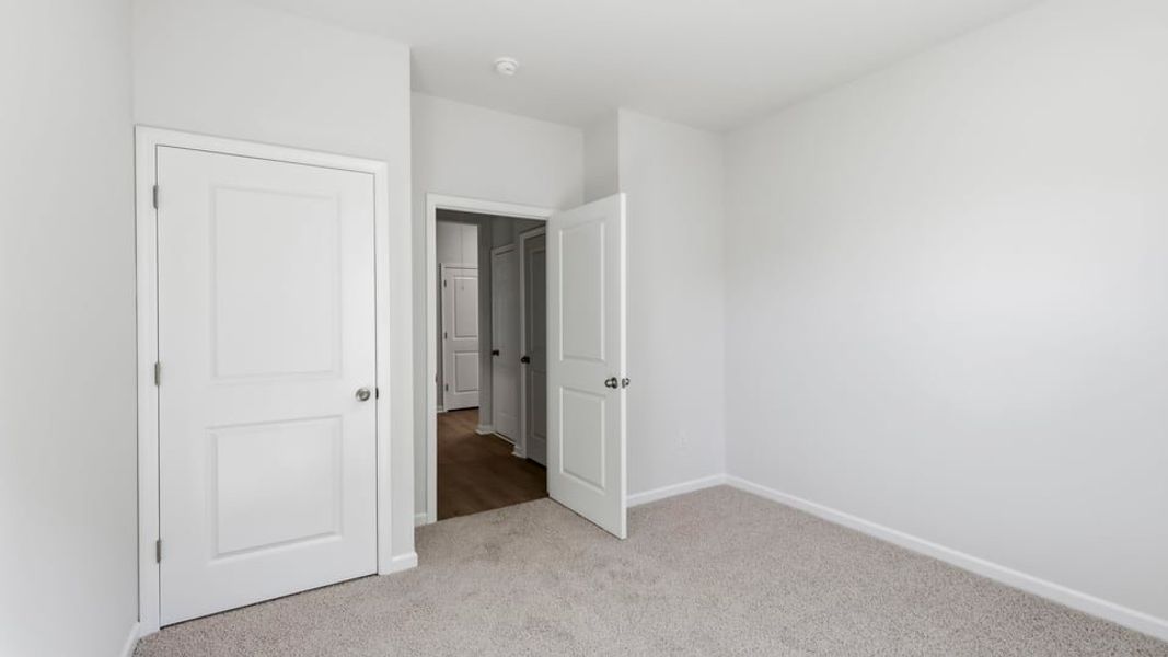 Spacious, unfurnished interior of a new home in Benjamin's Grove, Woodruff (Image 23).