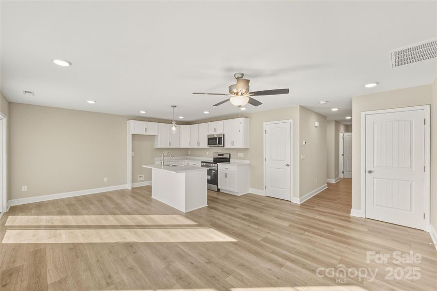 Spacious, unfurnished interior of a new home in , Chesterfield (Image 13).