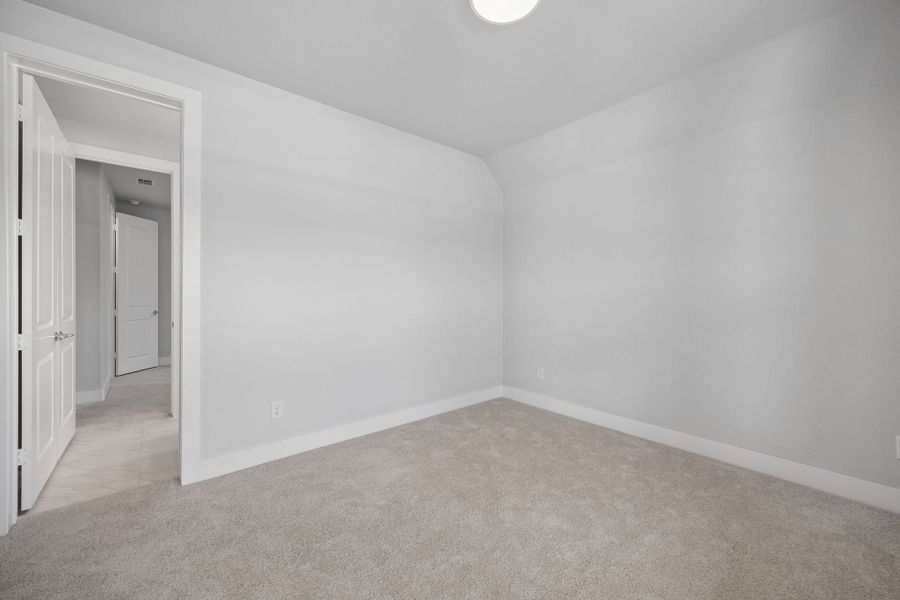 Spacious, unfurnished interior of a new home in Dove Hollow, Waxahachie (Image 33). Spacious, unfurnished interior of a new home in Dove Hollow, Waxahachie (Image 33).