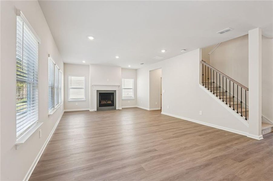 Spacious, unfurnished interior of a new home in Ivey Township, Dallas (Image 35).