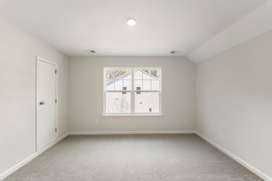 Spacious, unfurnished interior of a new home in Landing at Pine Lake, Anderson (Image 29).