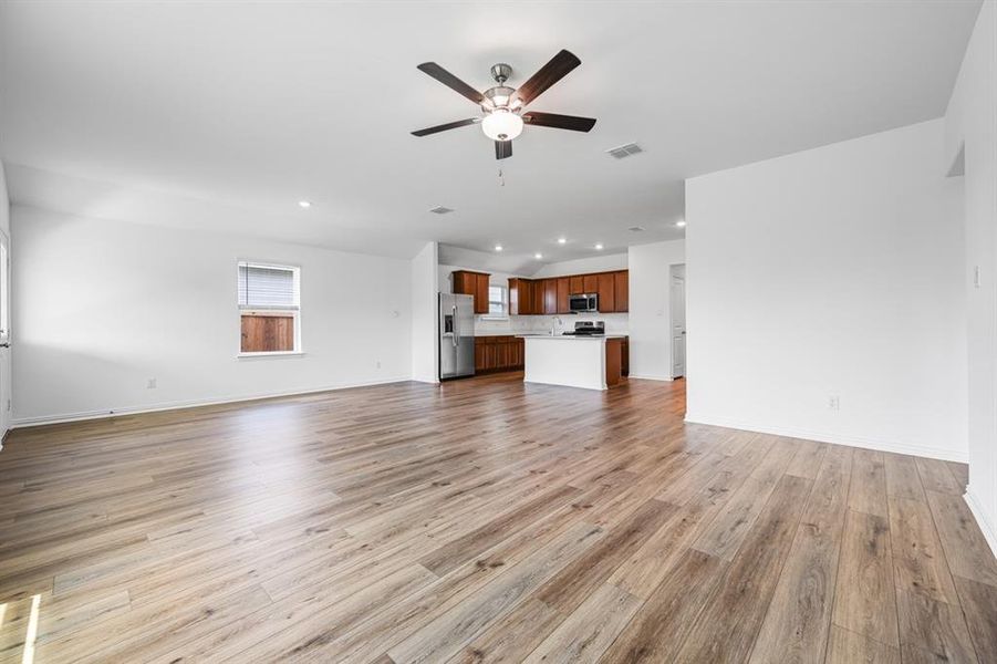 Spacious, unfurnished interior of a new home in River Ridge, Crandall (Image 21). Spacious, unfurnished interior of a new home in River Ridge, Crandall (Image 21).