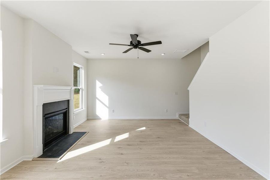 Spacious, unfurnished interior of a new home in The Overlook at Factory Shoals, Mableton (Image 13).