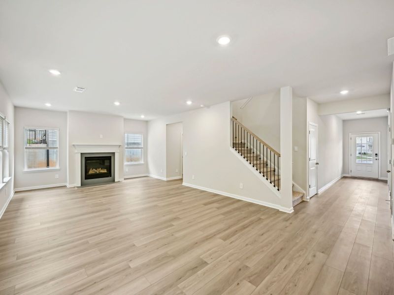 Spacious, unfurnished interior of a new home in Martin Springs - Estate Series, Lawrenceville (Image 15).