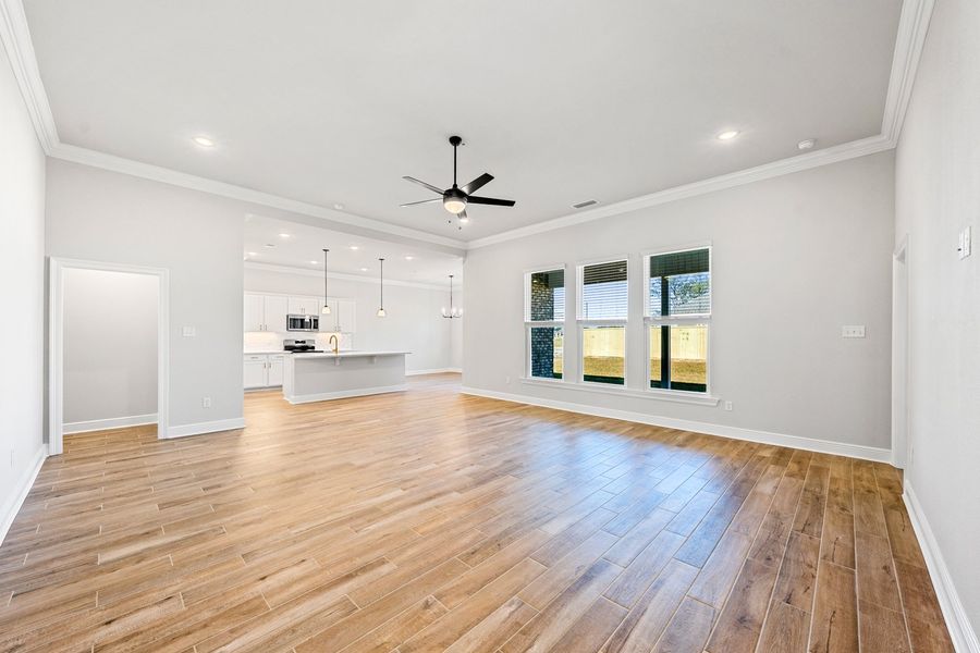 Spacious, unfurnished interior of a new home in Natureview, Freeport (Image 11).