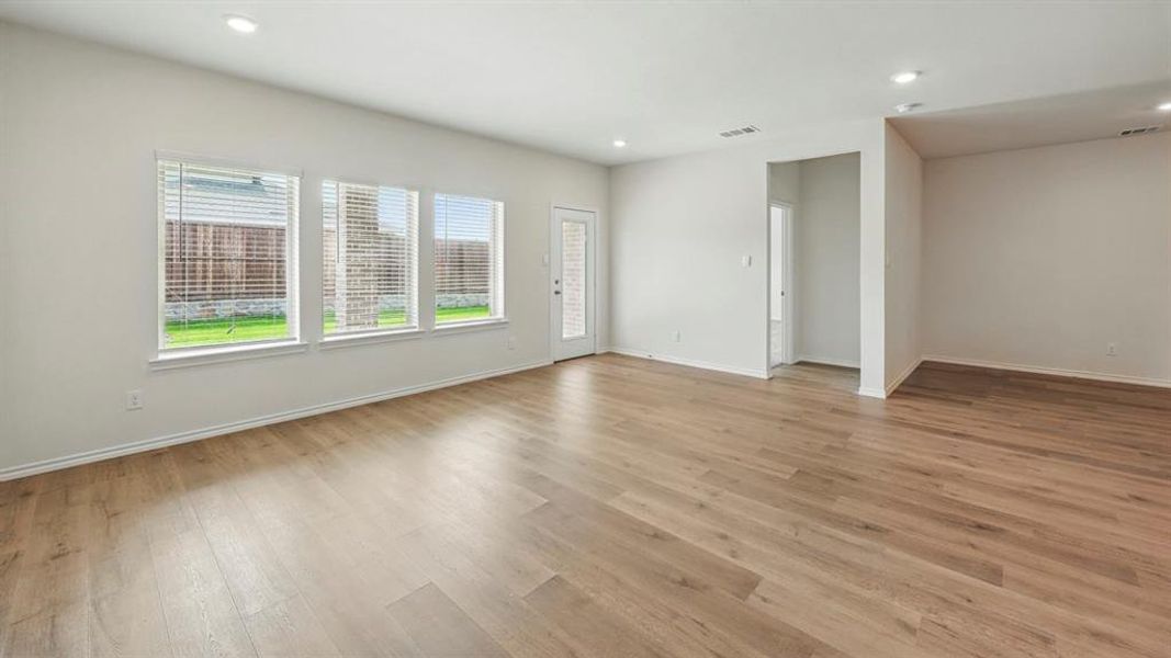 Spacious, unfurnished interior of a new home in Frontier Pointe, Princeton (Image 28).
