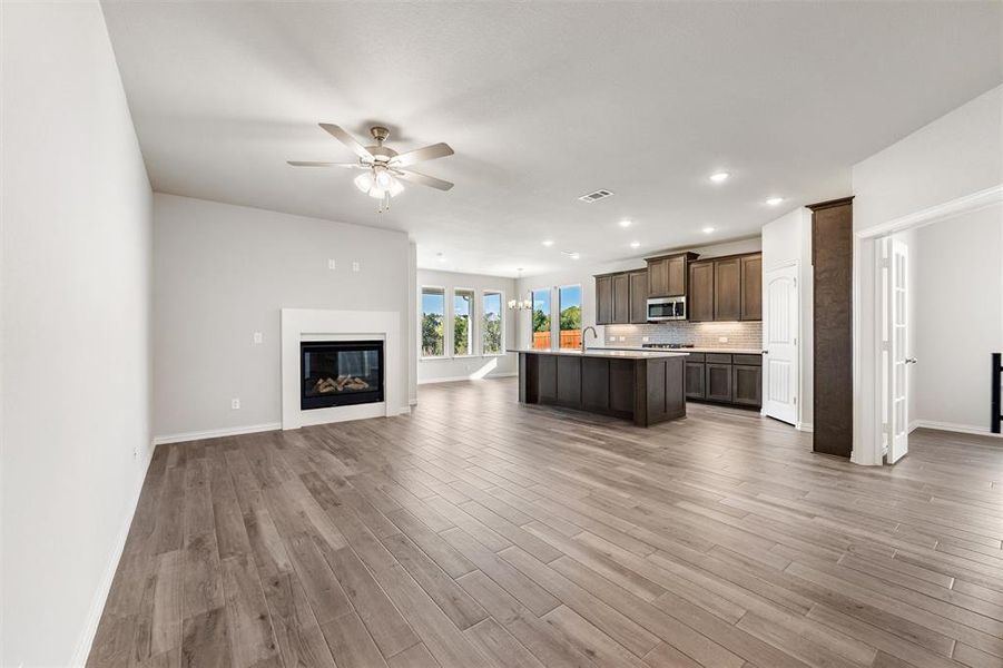 Spacious, unfurnished interior of a new home in Morningstar, Aledo (Image 14).