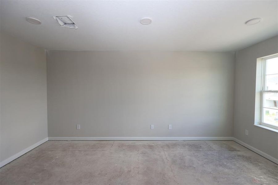 Spacious, unfurnished interior of a new home in Bay Lake Farms, St. Cloud (Image 32).