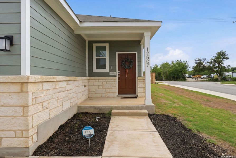 Exterior details and patio area of a home in Spring Creek, San Antonio (Image 3).