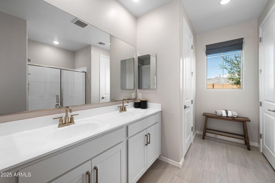 17-22808-E-Round-Up-Way-17 17-22808-E-Round-Up-Way-17