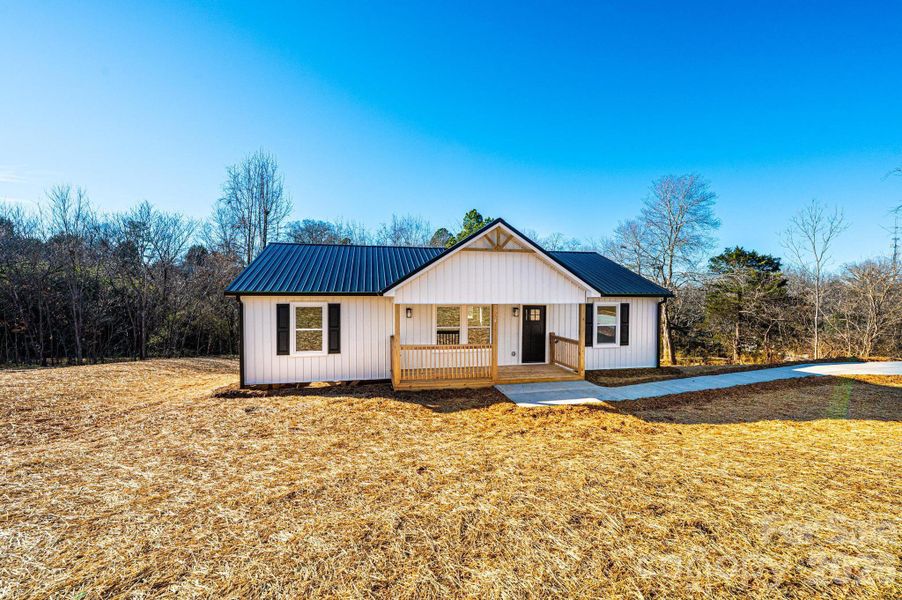 Exterior details and patio area of a home in , Connelly Springs (Image 20).