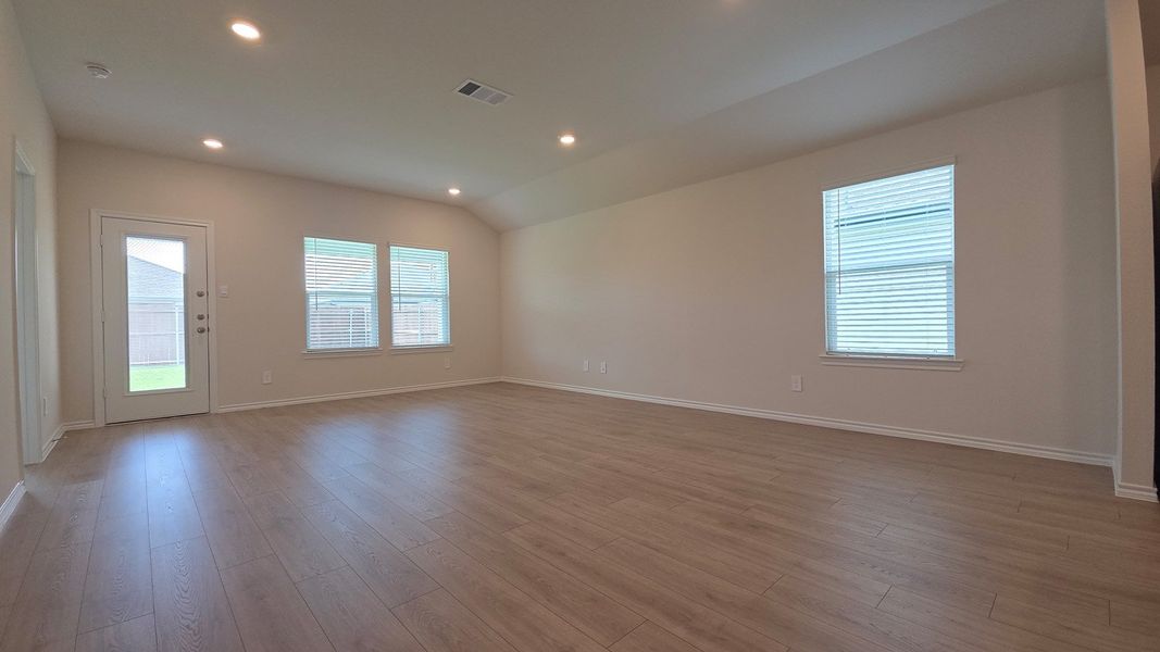 Spacious, unfurnished interior of a new home in Wildwood, Royse City (Image 24).