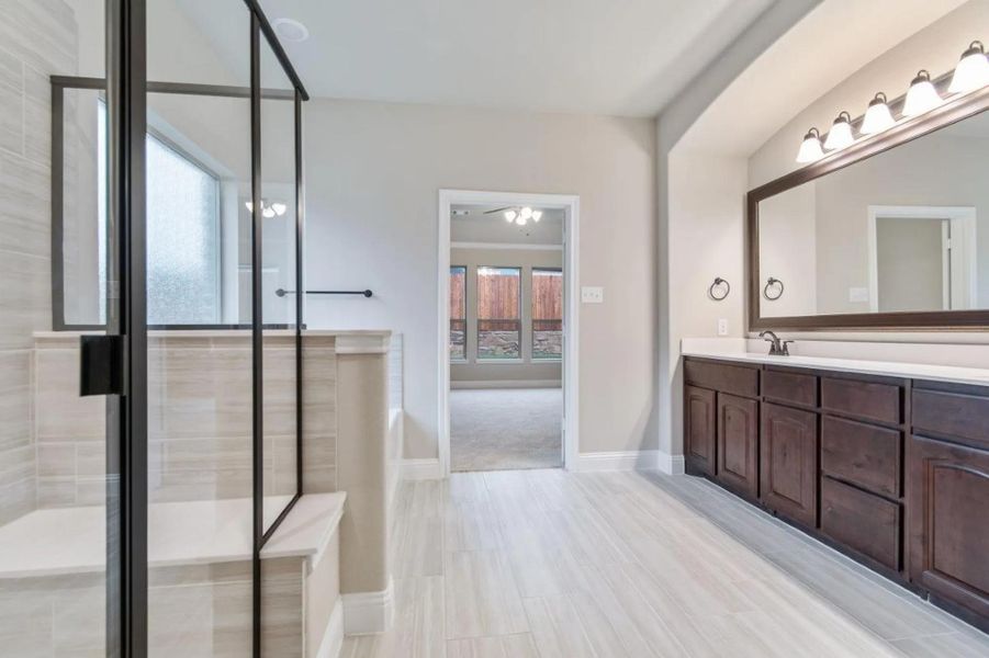 Image 80 representing the Concept 2373 by Landsea Homes in Coyote Crossing, Godley, TX. Image 80 representing the Concept 2373 by Landsea Homes in Coyote Crossing, Godley, TX.