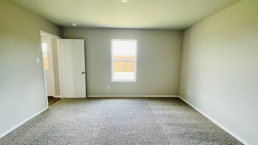 Spacious, unfurnished interior of a new home in Sunnycreek, Fort Worth (Image 12). Spacious, unfurnished interior of a new home in Sunnycreek, Fort Worth (Image 12).