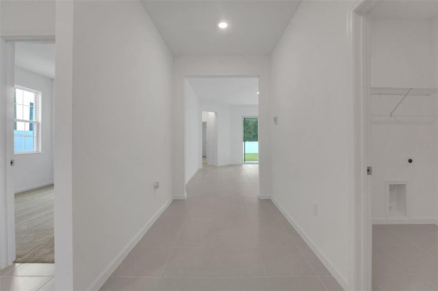 Spacious, unfurnished interior of a new home in Annabelle Estates, Winter Haven (Image 14).