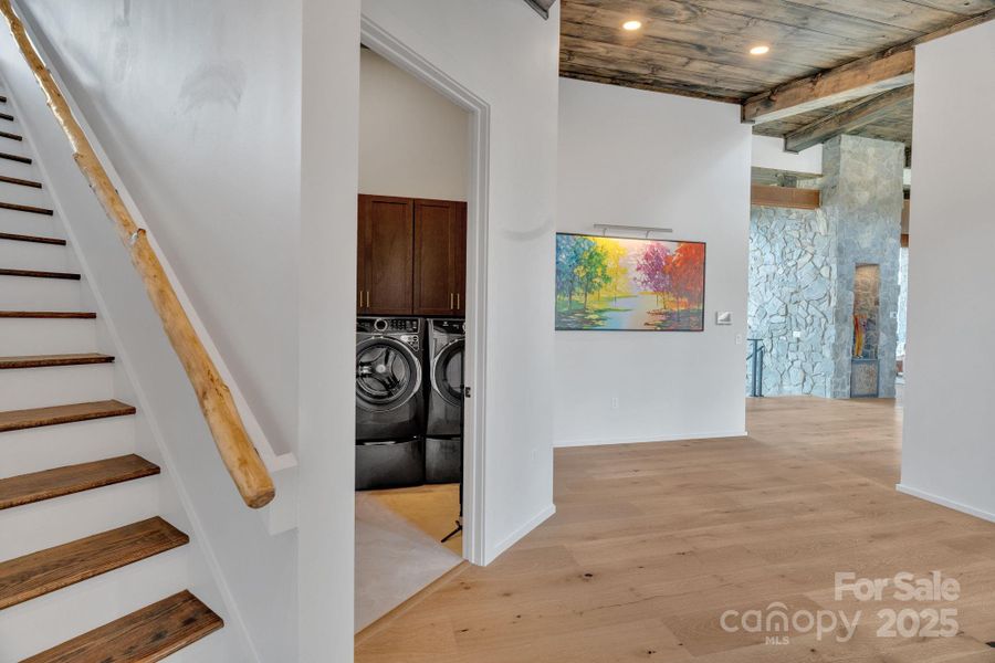 Spacious, unfurnished interior of a new home in , Banner Elk (Image 18).