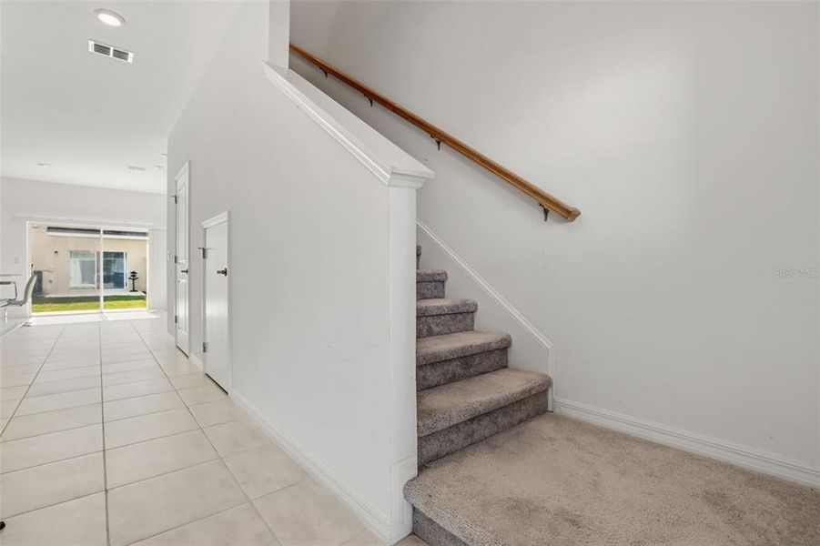 Spacious, unfurnished interior of a new home in , Davenport (Image 21).