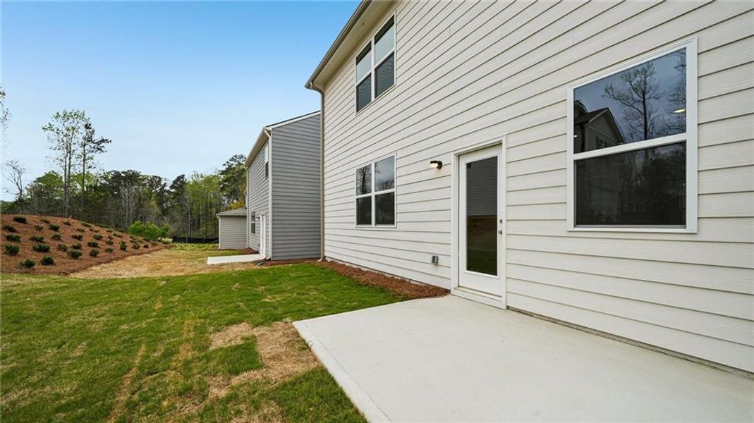 Exterior details and patio area of a home in Sherwood Manor, College Park (Image 4).