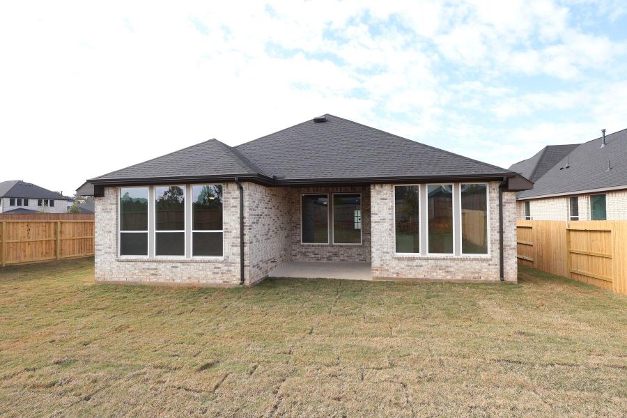 Exterior details and patio area of a home in Clopton Farms, Montgomery (Image 3).