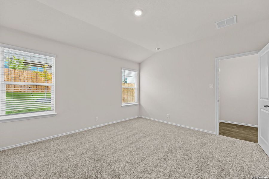 Spacious, unfurnished interior of a new home in Applewood, San Antonio (Image 15).