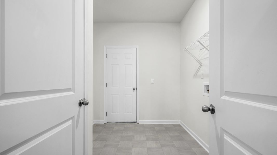 Spacious, unfurnished interior of a new home in Cambridge Park, Mebane (Image 19).