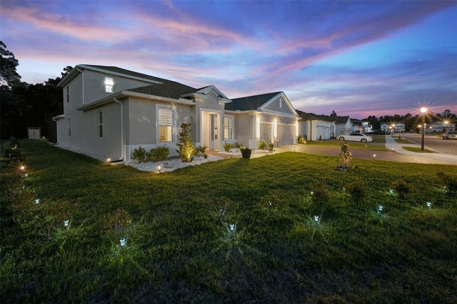 Exterior details and patio area of a home in , Mount Dora (Image 4).