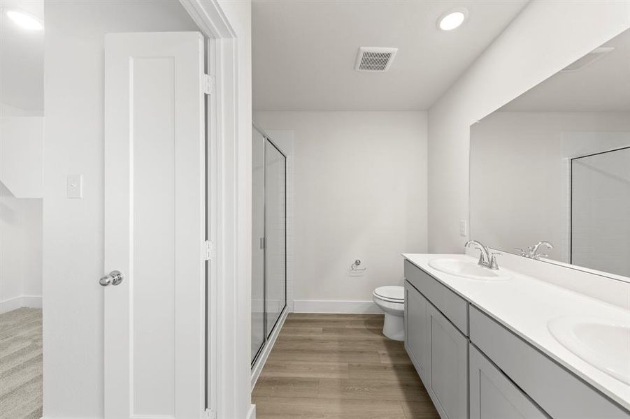 22. 2406 Stonebriar - Bath (3)